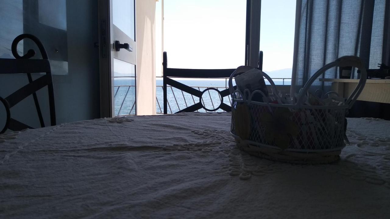 Nereidi Bed & Breakfast Санта Флавия Екстериор снимка