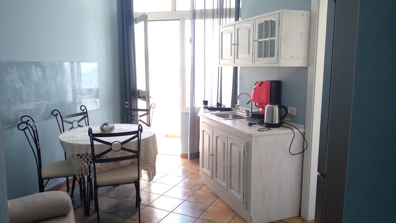 Nereidi Bed & Breakfast Санта Флавия Екстериор снимка